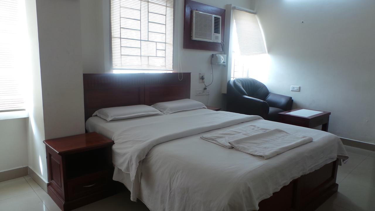 Hôtel Kooloth Lake View Residency à Coimbatore Extérieur photo