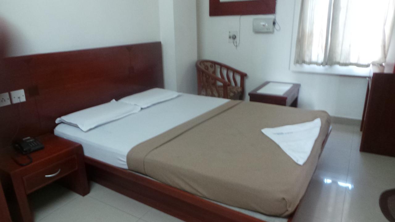 Hôtel Kooloth Lake View Residency à Coimbatore Extérieur photo